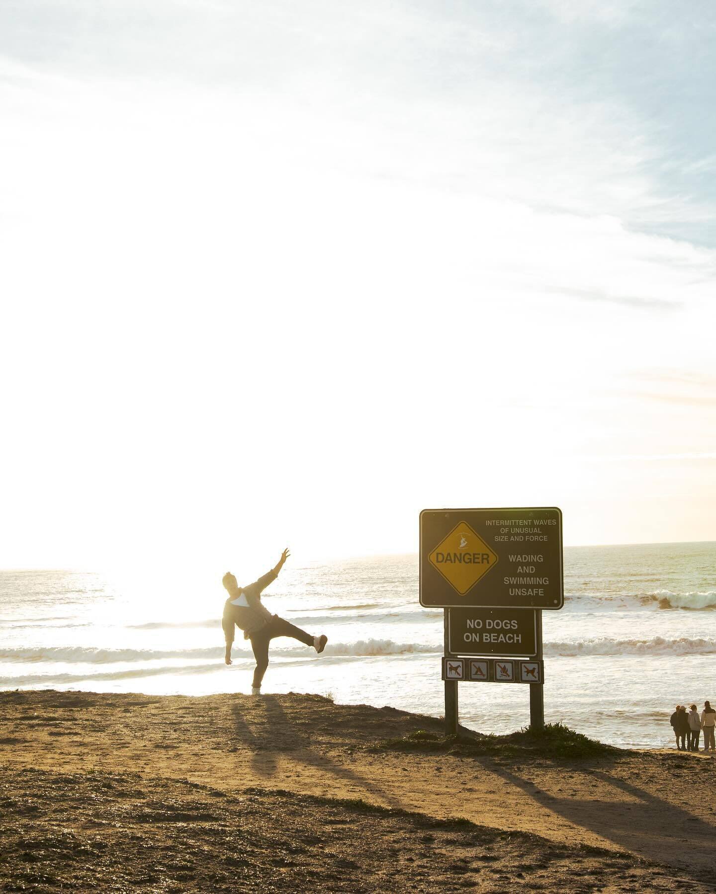 The same kick beside the cliff sign, in colour